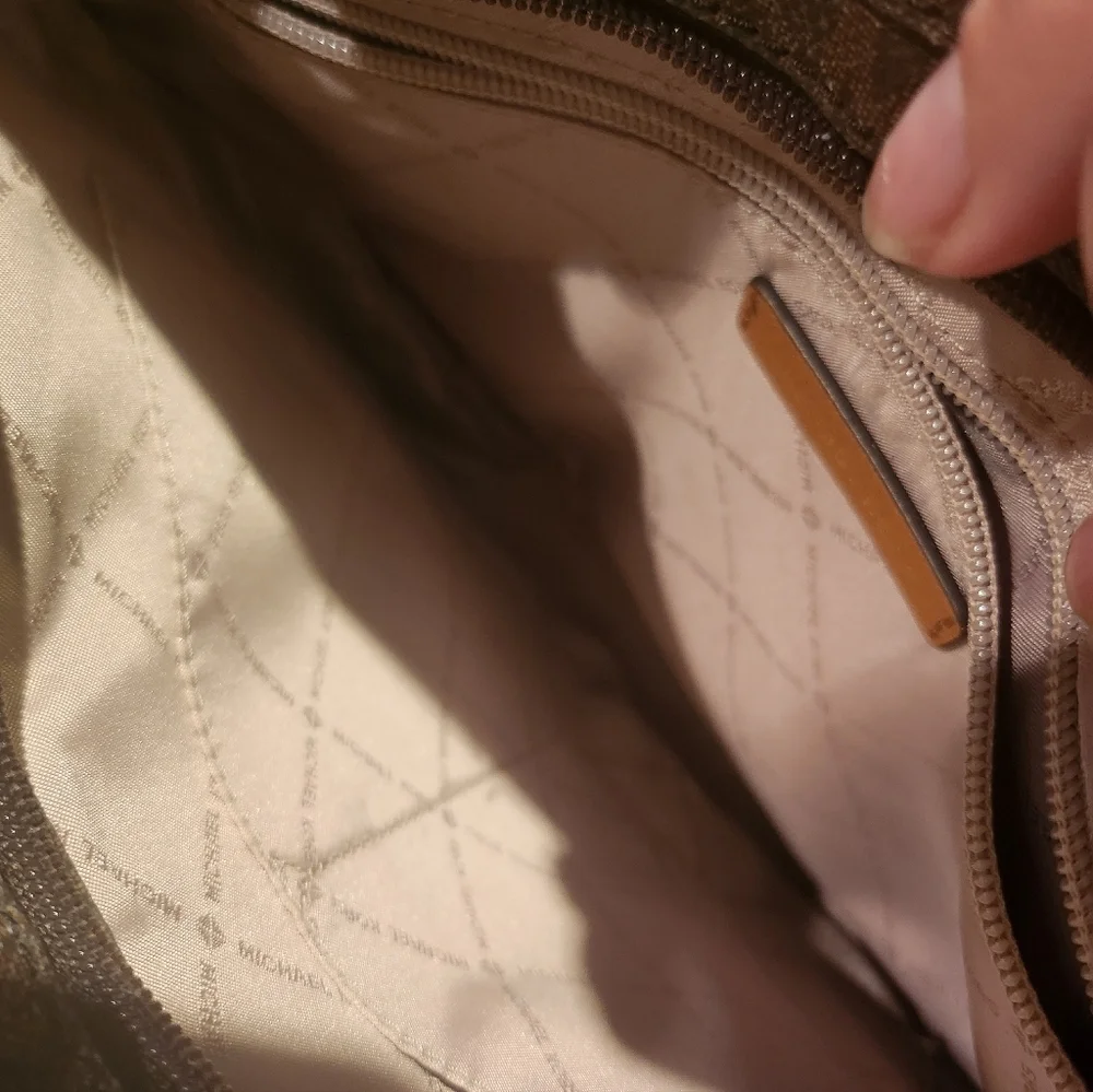 Michael Kors Signature crossbody bag